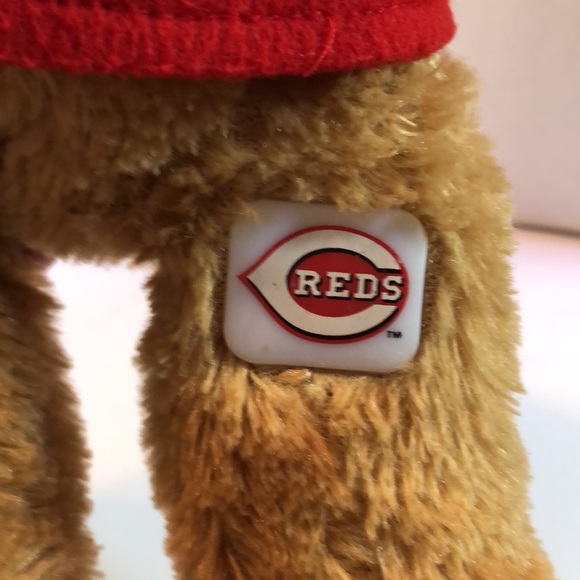 Cincinnati Reds bear with cap and logo - Picture 5 of 6